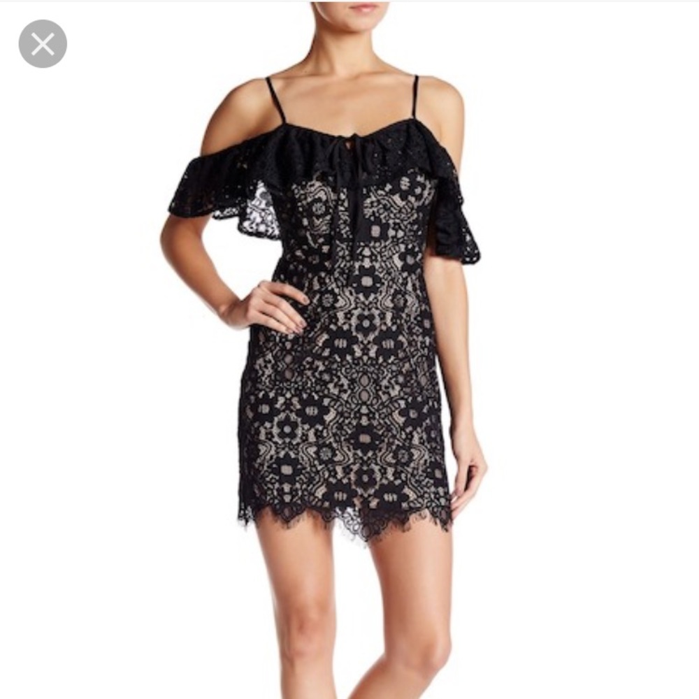 Jealous tomato cold shoulder lace dress